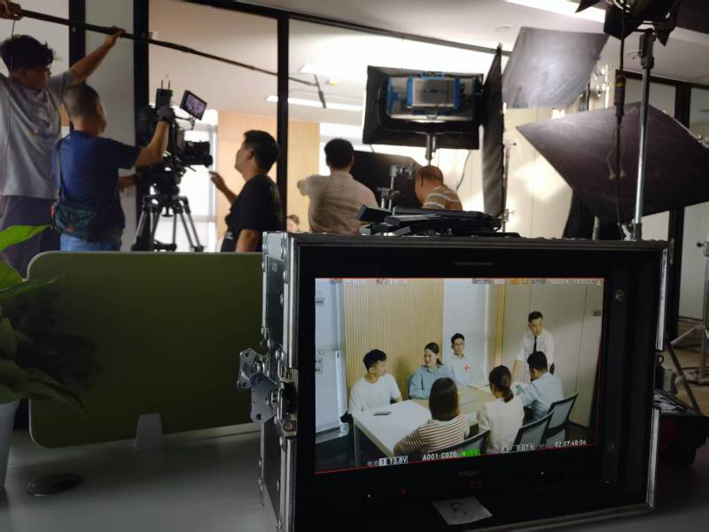 泰安TVC拍摄公司：科技产品视觉化大师，诠释未来感与功能美学